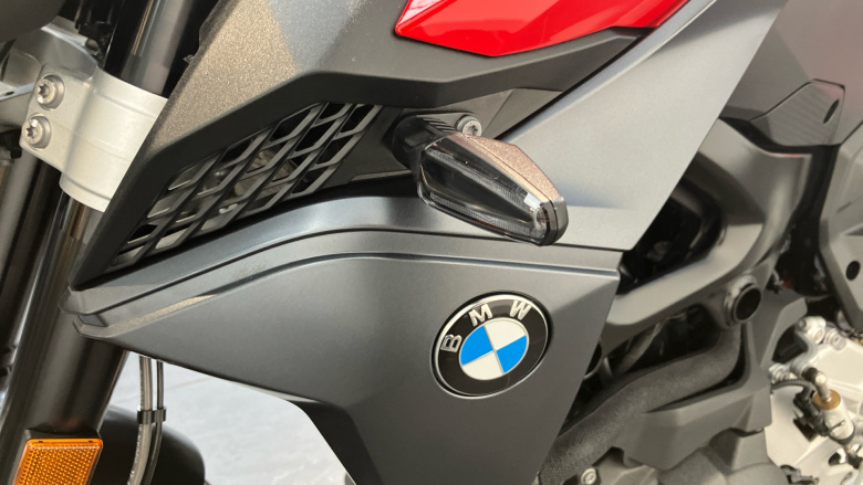 BMW F900 R